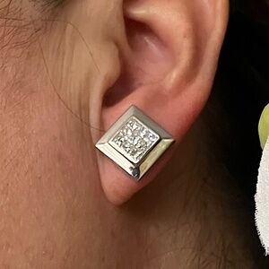 18kt 1.24ct Genuine Princess Diamonds Earrings F-VS